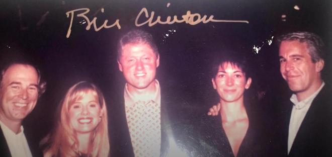 民主党人炸锅:好好好这么搞是吧,特朗普一家子都等着吧