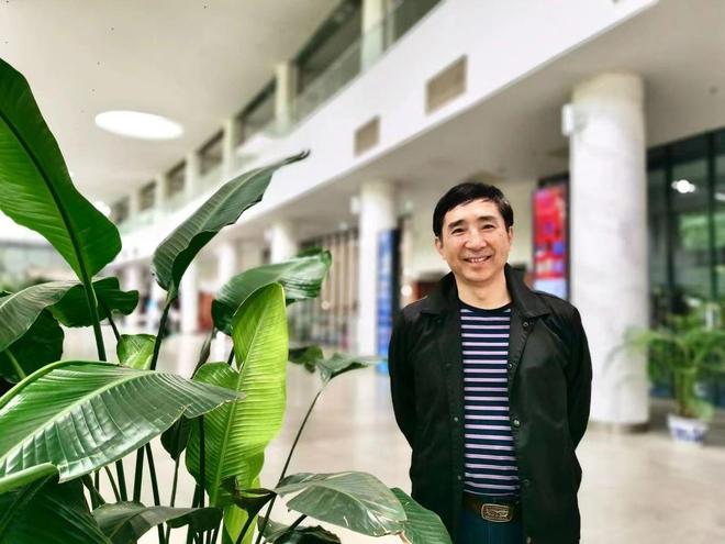 中央戏剧学院表演系原党总支书记、主任陈刚主动投案