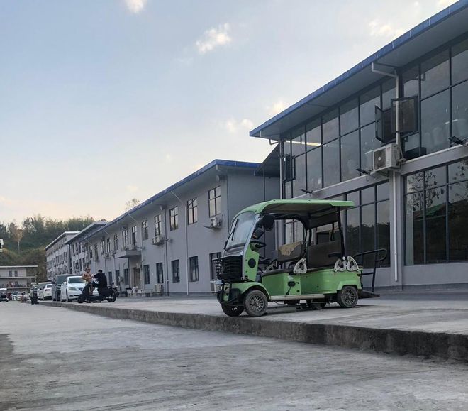 KK园区2.0版“青松园区”内部照片首次曝光:铁栏铁网双重封窗,宿舍晾衣荒山围绕