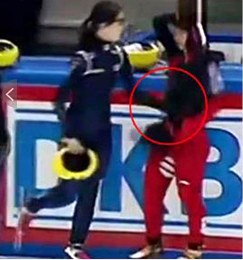 韩国选手被美选手撞倒喊冤 韩国队员曾多次撞中国队员